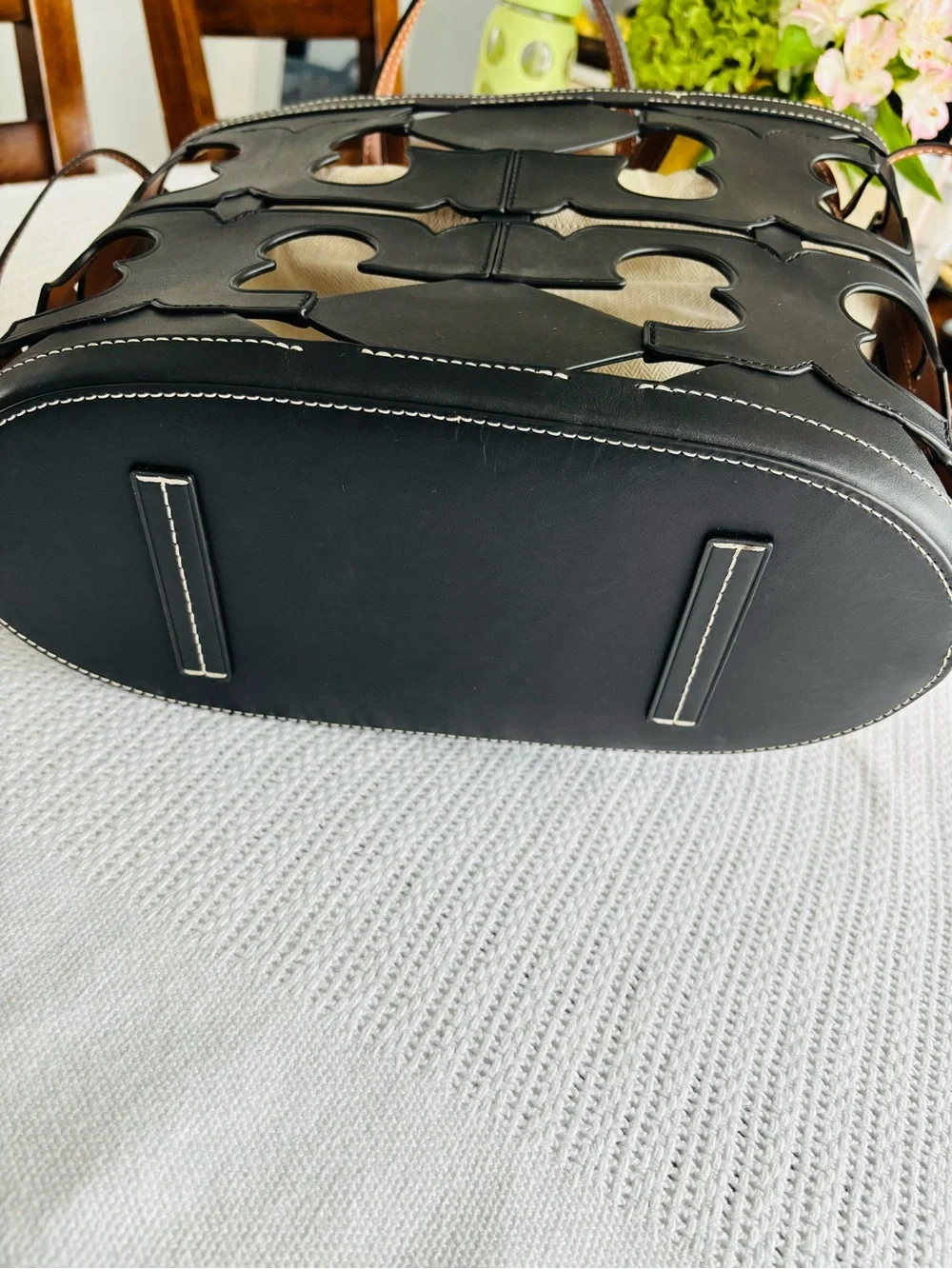 Tory Burch Cutout Logo Leather Tote Bag with Natural Canvas Interior